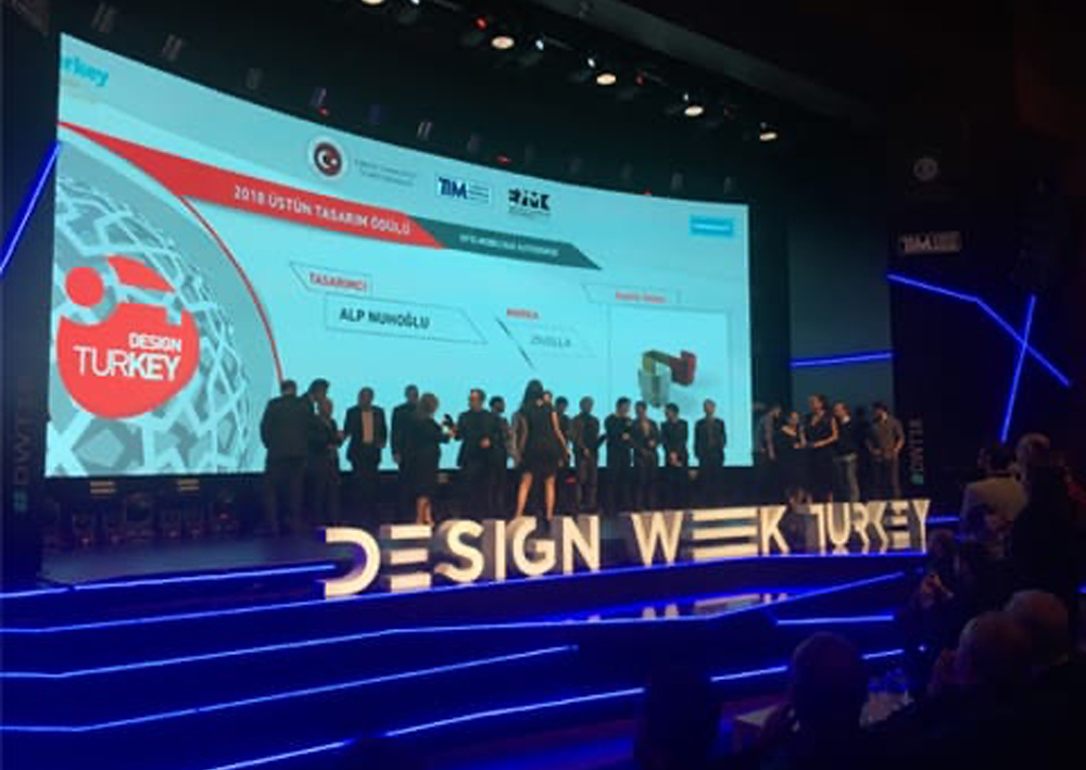 فوز كرسي زيفيلا توتيم بجائزة التصميم المتفوق