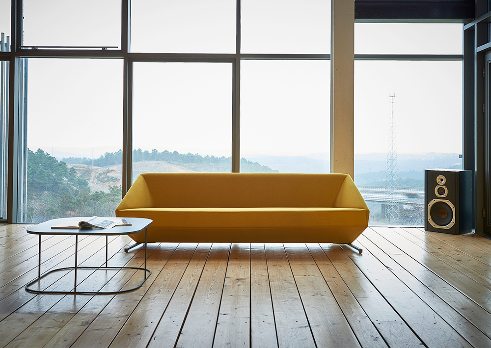 كرسي نيو البسيط يُضفي الراحة على مناطق الانتظار